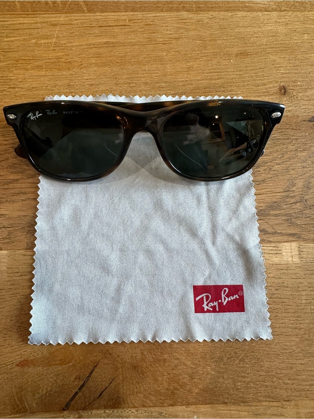 Ray-Ban RB2132 New Wayfarer 902 Tortoise Brown Sunglasses 55-18 Italy